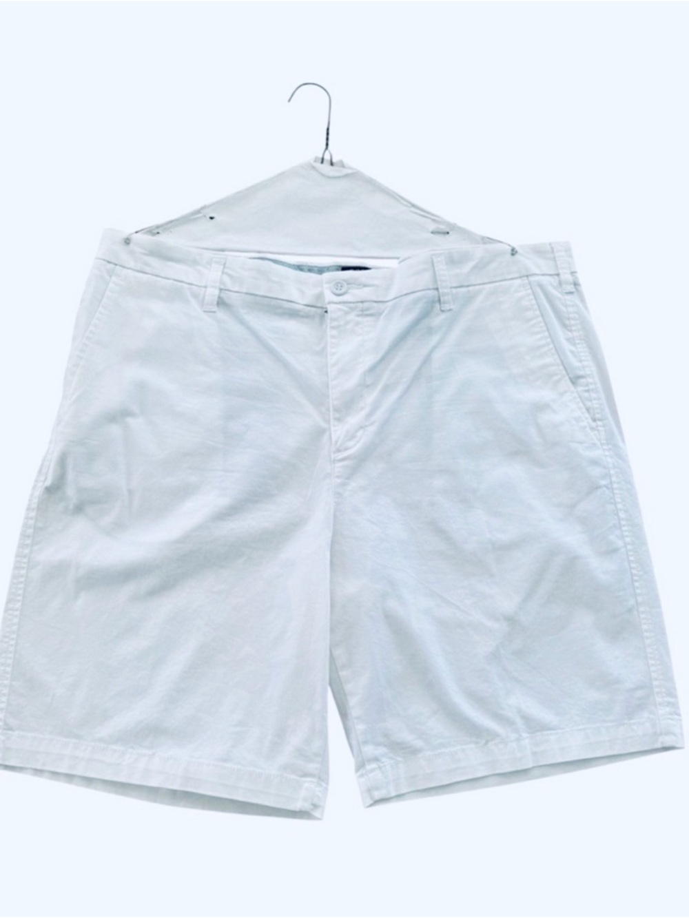 Movie and TV Clothes W40 $60 RETAIL SCREEN-USED mens white dockers shorts